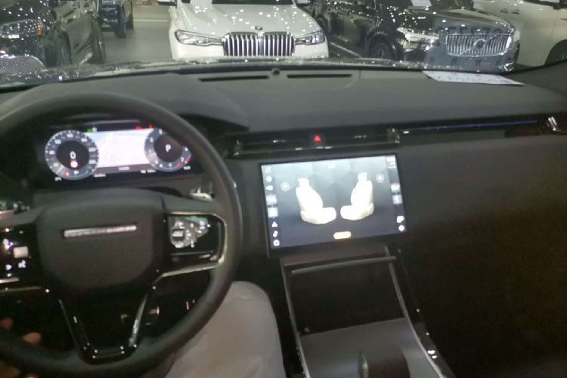 Used Land Rover Range Velar 2024 Dynamic SE Center Console