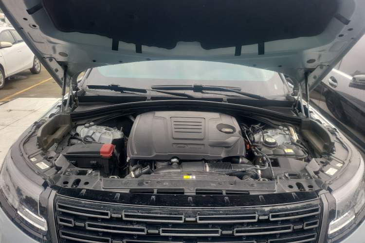 Used Land Rover Range Velar 2024 Dynamic SE Engine Bay