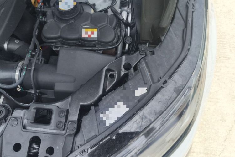 Used Land Rover Range Velar 2024 Dynamic SE Engine Bay Left
