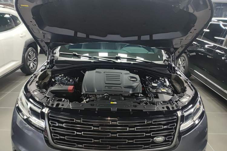 Used Land Rover Range Velar 2024 Dynamic SE Engine Bay