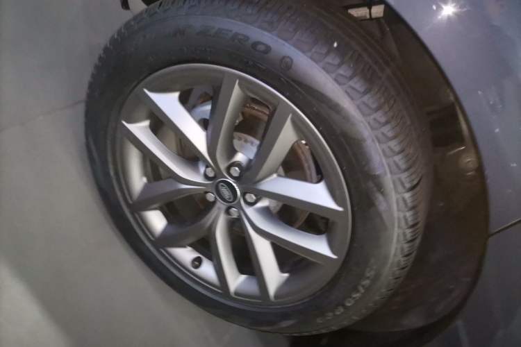 Used Land Rover Range Velar 2024 Dynamic SE Exterior 5