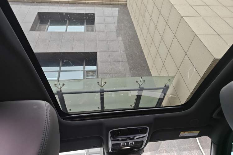 Used Land Rover Range Velar 2024 Dynamic SE Headliner