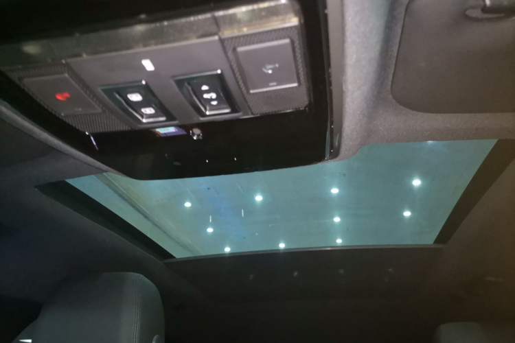 Used Land Rover Range Velar 2024 Dynamic SE Headliner