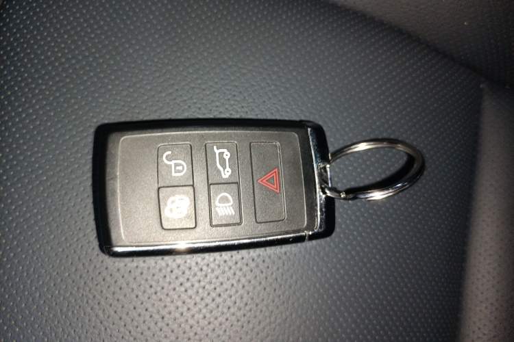 Used Land Rover Range Velar 2024 Dynamic SE Interior 1