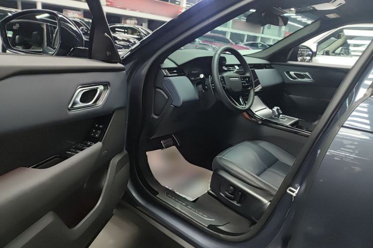 Used Land Rover Range Velar 2024 Dynamic SE Interior 3