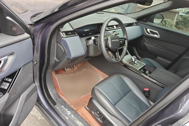 Used Land Rover Range Velar 2024 Dynamic SE Interior 3