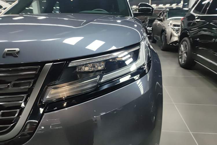 Used Land Rover Range Velar 2024 Dynamic SE Left Front Headlight