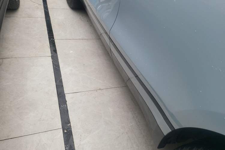 Used Land Rover Range Velar 2024 Dynamic SE Left Side Sill