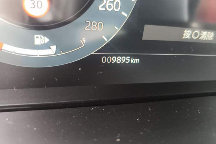 Used Land Rover Range Velar 2024 Dynamic SE Odometer Close Up