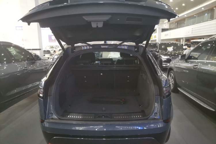 Used Land Rover Range Velar 2024 Dynamic SE Trunk