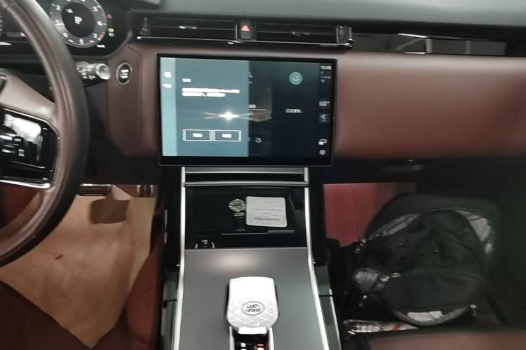 Used Land Rover Range Velar 2024 Dynamic HSE Audio And AC Panel