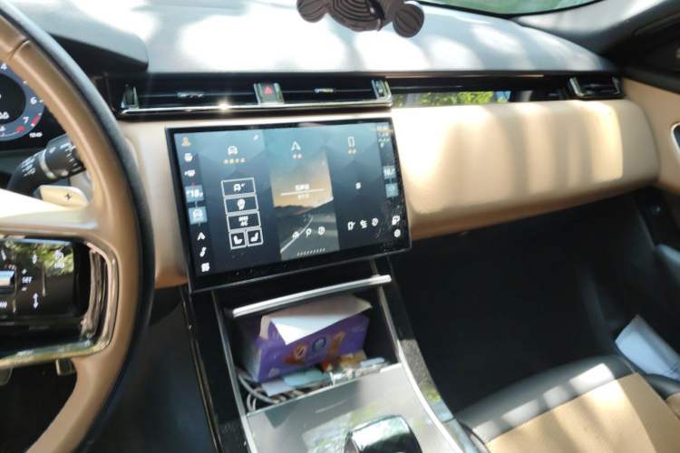 Used Land Rover Range Velar 2024 Dynamic HSE Audio And AC Panel