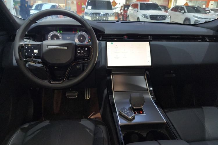 Used Land Rover Range Velar 2024 Dynamic SE Center Console