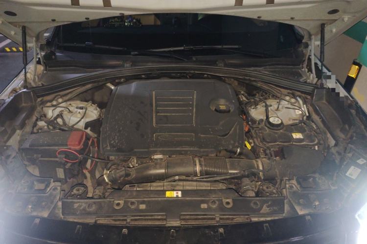 Used Land Rover Range Velar 2024 Dynamic HSE Engine Bay