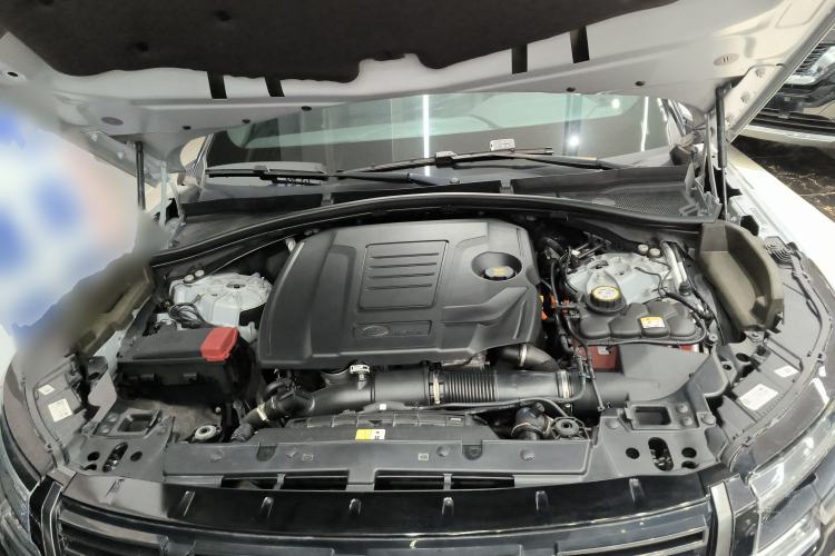 Used Land Rover Range Velar 2024 Dynamic SE Engine Bay
