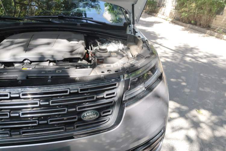 Used Land Rover Range Velar 2024 Dynamic HSE Engine Bay Left