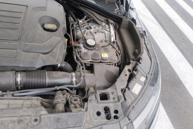 Used Land Rover Range Velar 2024 Dynamic SE Engine Bay Left