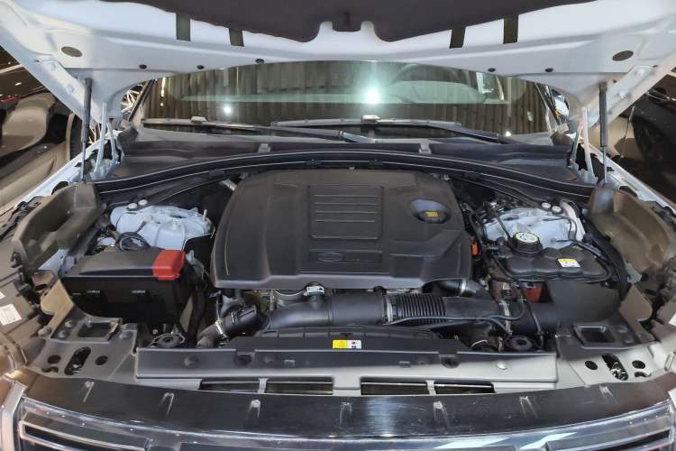 Used Land Rover Range Velar 2024 Dynamic SE Engine Bay