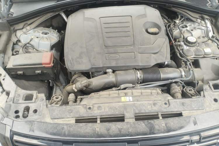 Used Land Rover Range Velar 2024 Dynamic SE Engine Bay