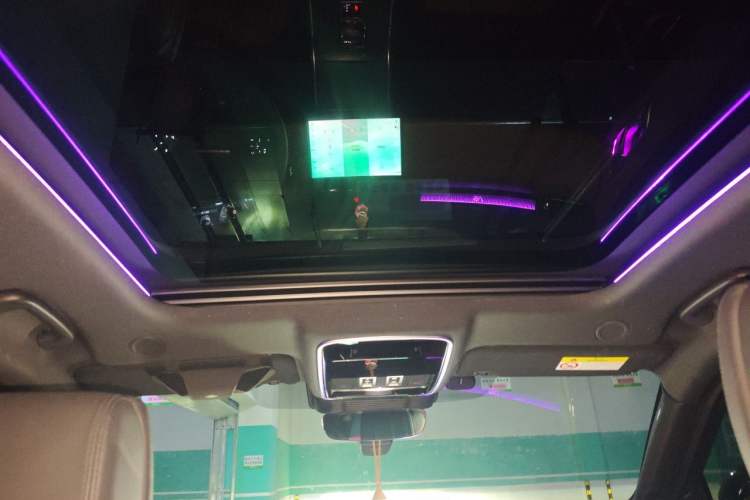 Used Land Rover Range Velar 2024 Dynamic HSE Headliner