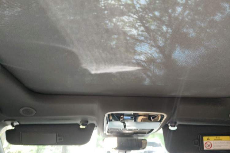 Used Land Rover Range Velar 2024 Dynamic HSE Headliner