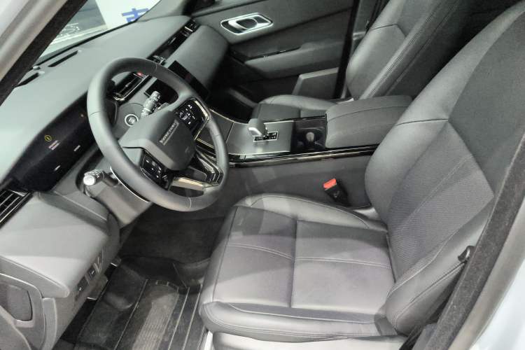 Used Land Rover Range Velar 2024 Dynamic SE Left Front Seat