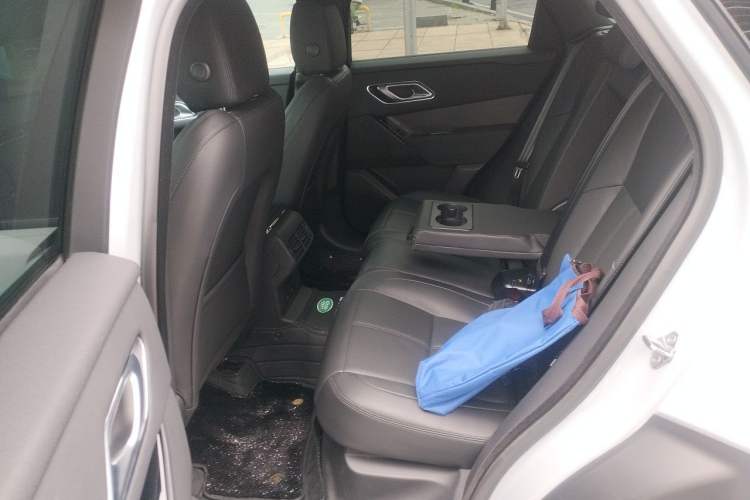 Used Land Rover Range Velar 2024 Dynamic SE Left Rear Seat