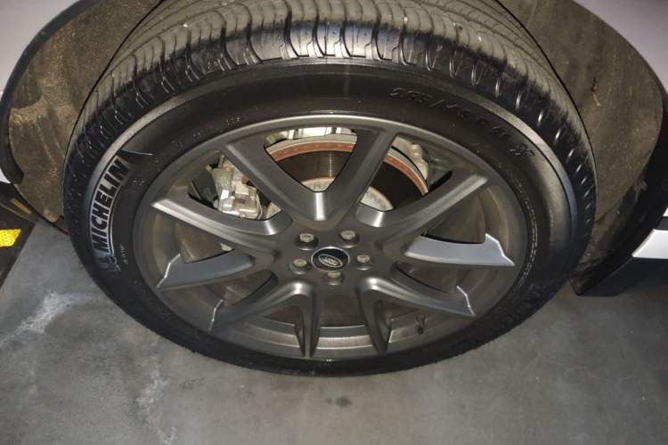 Used Land Rover Range Velar 2024 Dynamic HSE Right Front Wheel Hub