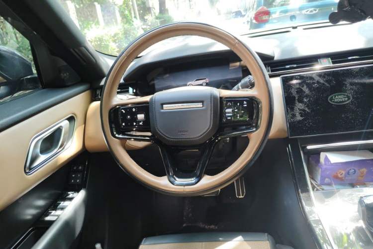 Used Land Rover Range Velar 2024 Dynamic HSE Steering Wheel