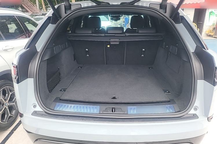 Used Land Rover Range Velar 2024 Dynamic SE Trunk