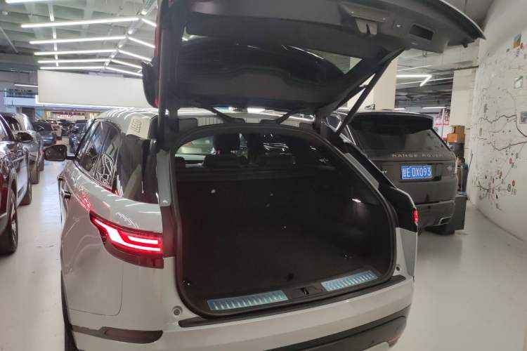 Used Land Rover Range Velar 2024 Dynamic SE Trunk
