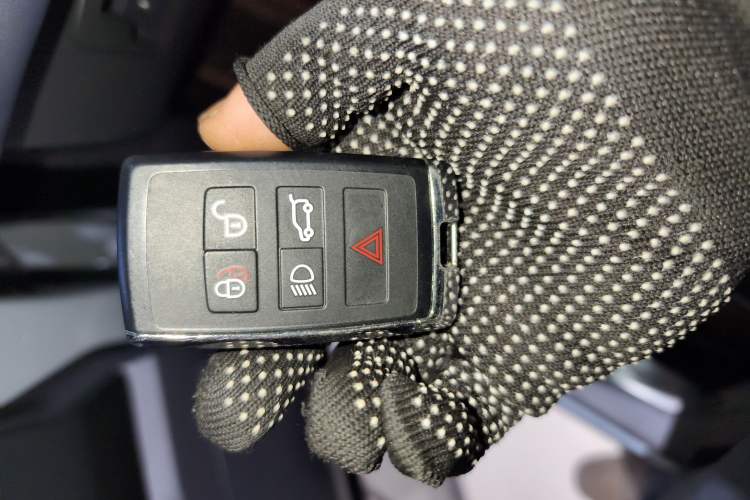 Used Land Rover Range Velar 2024 Dynamic SE Vehicle Key