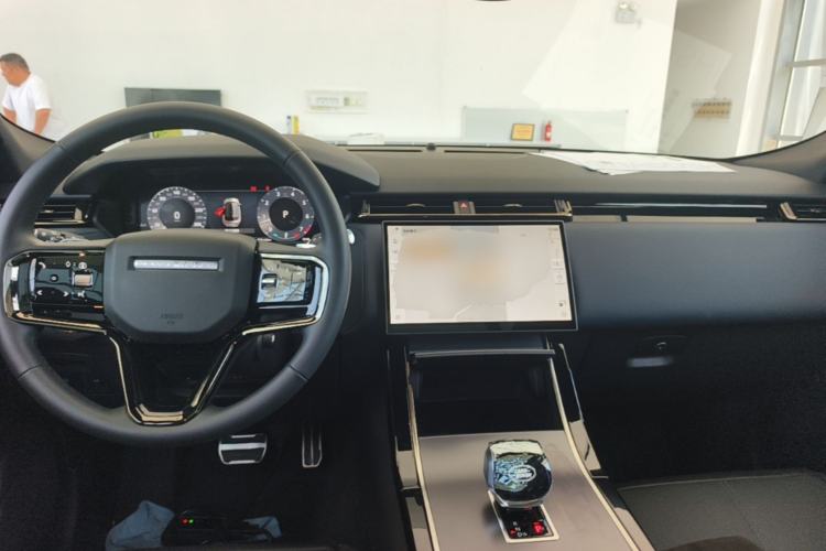 Used Land Rover Range Velar 2024 Dynamic SE Center Console
