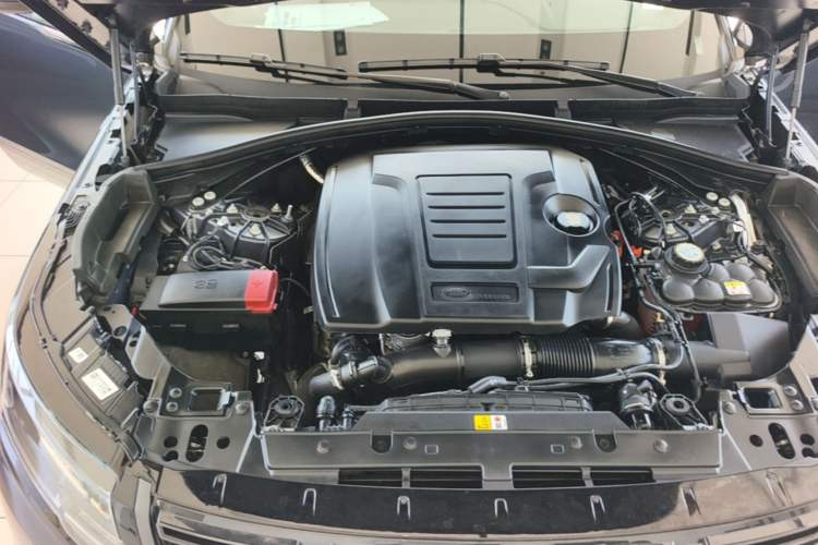 Used Land Rover Range Velar 2024 Dynamic SE Engine Bay