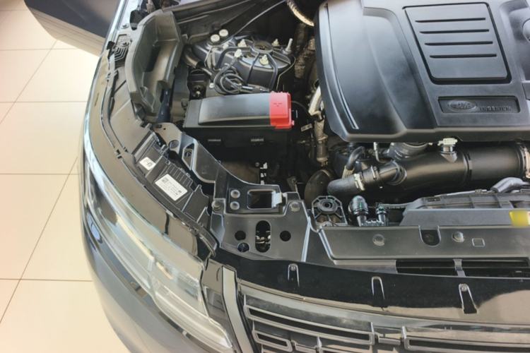 Used Land Rover Range Velar 2024 Dynamic SE Engine Bay Right