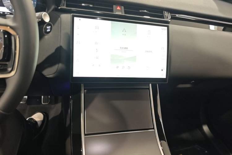 Used Land Rover Range Velar 2024 Dynamic SE Audio And AC Panel