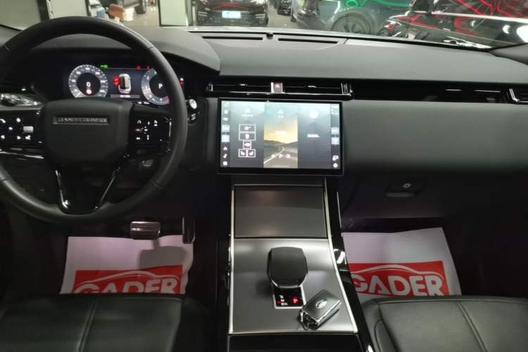 Used Land Rover Range Velar 2024 Dynamic SE Audio And AC Panel