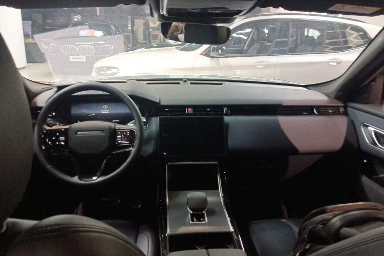 Used Land Rover Range Velar 2024 Dynamic SE Center Console