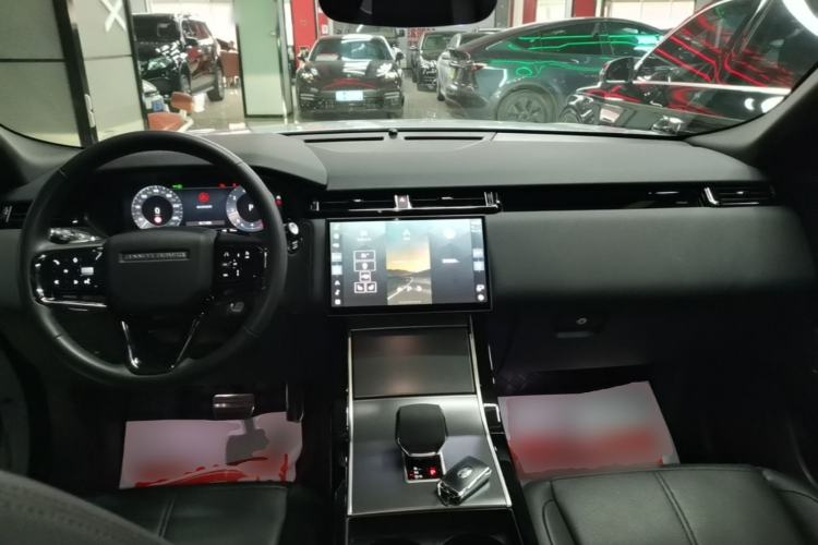 Used Land Rover Range Velar 2024 Dynamic SE Center Console