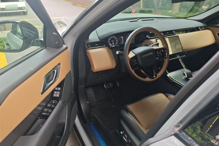 Used Land Rover Range Velar 2024 Dynamic HSE Driver Seat