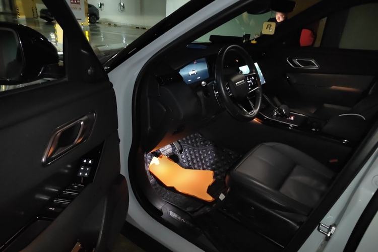 Used Land Rover Range Velar 2024 Dynamic SE Driver Seat