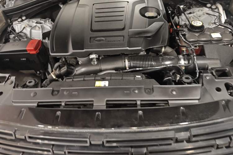 Used Land Rover Range Velar 2024 Dynamic SE Engine Bay