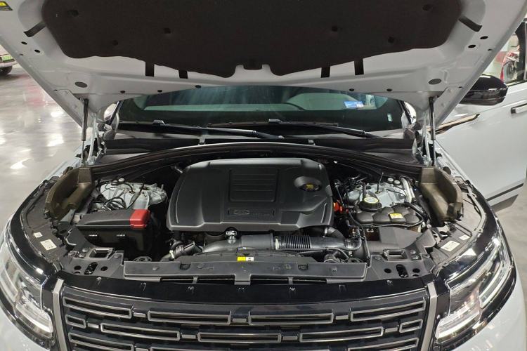 Used Land Rover Range Velar 2024 Dynamic HSE Engine Bay