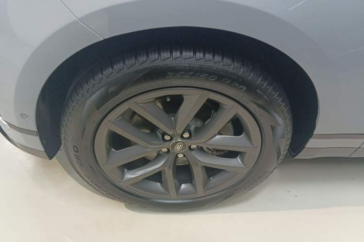 Used Land Rover Range Velar 2024 Dynamic SE Exterior 3