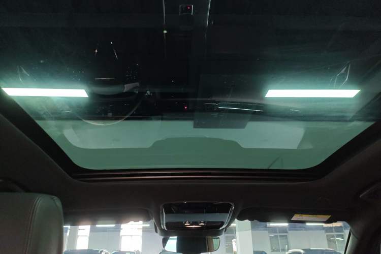 Used Land Rover Range Velar 2024 Dynamic HSE Headliner