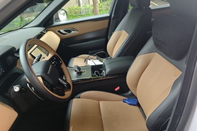 Used Land Rover Range Velar 2024 Dynamic HSE Left Front Seat