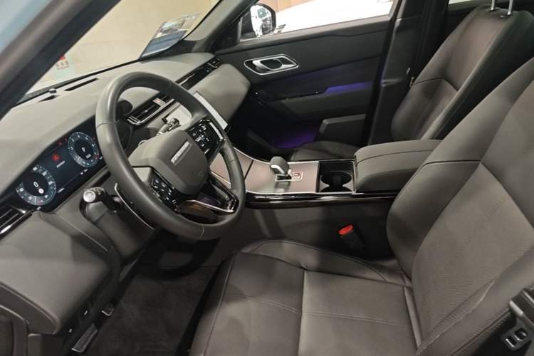 Used Land Rover Range Velar 2024 Dynamic SE Left Front Seat