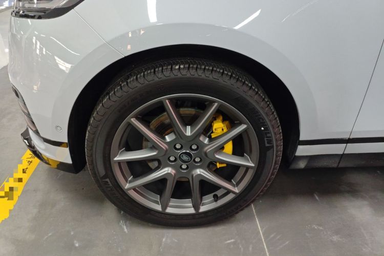 Used Land Rover Range Velar 2024 Dynamic HSE Left Front Wheel Hub