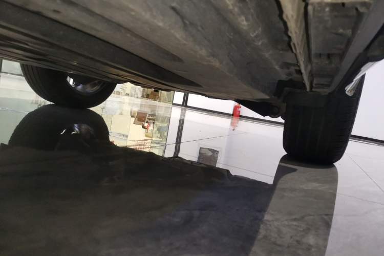 Used Land Rover Range Velar 2024 Dynamic SE Left Side Sill