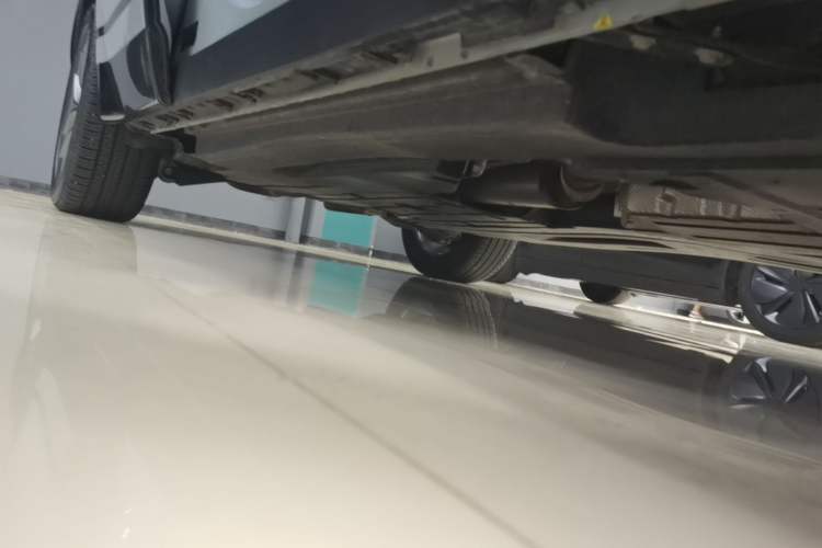 Used Land Rover Range Velar 2024 Dynamic SE Right Side Sill
